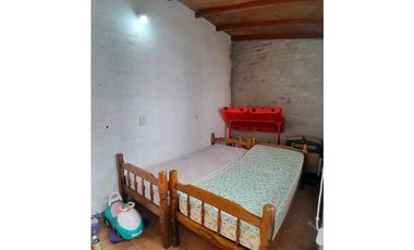 Vendemos salón con pileta y amplio parque en lunlunta maipu