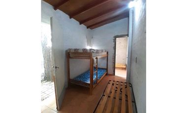 Vendemos salón con pileta y amplio parque en lunlunta maipu