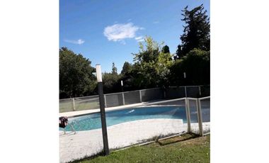 Vendemos salón con pileta y amplio parque en lunlunta maipu