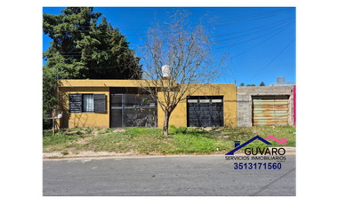 CASA EN VENTA DE 2 DORMITORIO