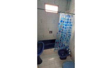 Amplio Dos ambientes a metros de estación y avenidas