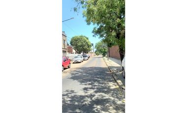 Amplio Dos ambientes a metros de estación y avenidas