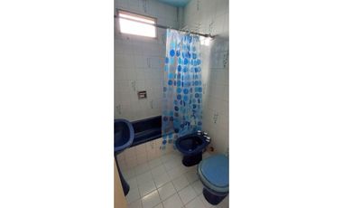 Amplio Dos ambientes a metros de estación y avenidas