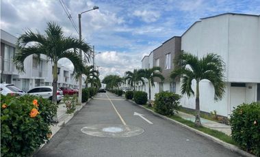 SE VENDE CASA 3 HABITACIONES - SUR DE ARMENIA