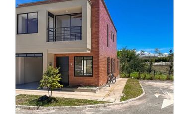 Casa para estrenar en Carmen de Viboral  262271