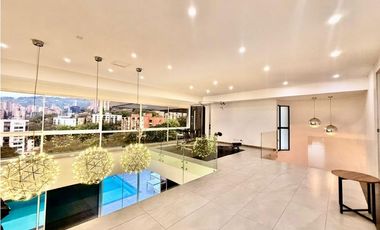 Apartamento lujoso en el Poblado para la renta amoblada, piso 5