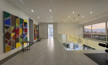 Apartamento lujoso en el Poblado para la renta amoblada, piso 5