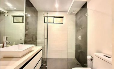 Apartamento lujoso en el Poblado para la renta amoblada, piso 5