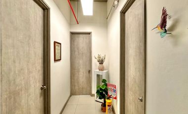 Oficina para la venta en Sabaneta, piso 8