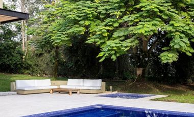 SE VENDE CASA MESA DE YEGUAS 720m2