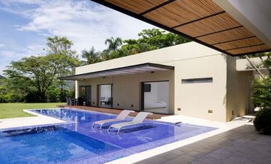 SE VENDE CASA MESA DE YEGUAS 720m2