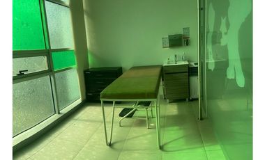 se vende hermosa  oficina green gold