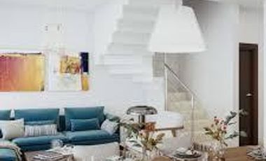 CASA EN VENTA EN CANCUN 3 HABITACIONES ESTACIONAMIENTO, ALBERCA, PATIO, GYM