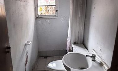 Casa en Venta en Gran casa sólida, amplio terreno, para remodelar. Gran potencial.