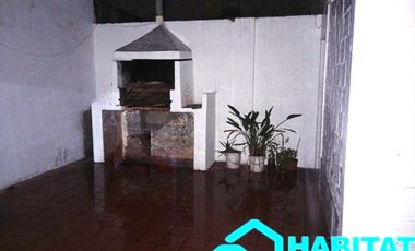 Vendo casa 3 dormitorios en barrio Coca-Cola