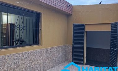 Vendo casa 3 dormitorios en barrio Coca-Cola