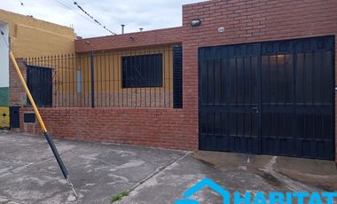Vendo casa 3 dormitorios en barrio Coca-Cola