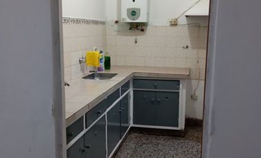 Vendo casa 3 dormitorios en barrio Coca-Cola