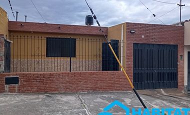 Vendo casa 3 dormitorios en barrio Coca-Cola