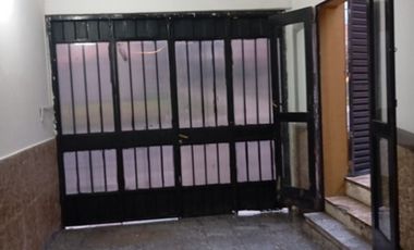 Vendo casa 3 dormitorios en barrio Coca-Cola