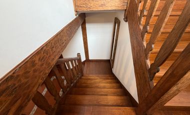 Importante Casa de Estilo en Barrio Playa Grande (Impecable Estado)