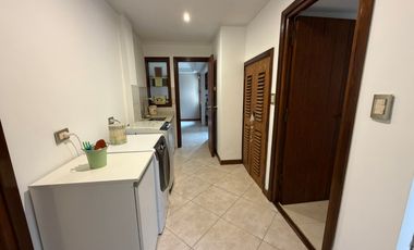 Importante Casa de Estilo en Barrio Playa Grande (Impecable Estado)