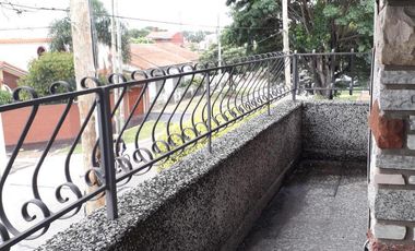 Venta de departamento tipo casa ph de 3 ambientes en Wilde (26338)