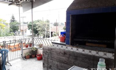 Venta de departamento tipo casa ph de 3 ambientes en Wilde (26338)