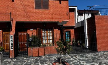 PH en venta con jardín , 4 ambientes, potencial ampliación. Ciudadela