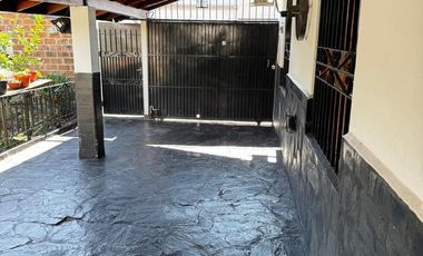 PH en venta con jardín , 4 ambientes, potencial ampliación. Ciudadela