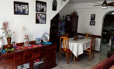 PH en venta con jardín , 4 ambientes, potencial ampliación. Ciudadela