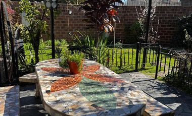 PH en venta con jardín , 4 ambientes, potencial ampliación. Ciudadela