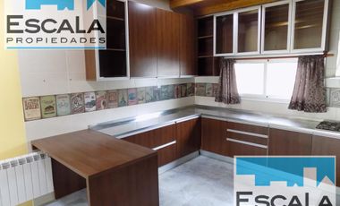 COUNTRY  SOLAR VICTORIA CASA  CON BAJADA EL RIO