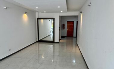 VENTA - DEPARTAMENTO DOS AMBIENTES EXCELENTE ESTADO