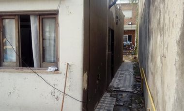 VENTA CASA 8 AMB 381 M2 JARDIN VALENTIN ALSINA LANUS