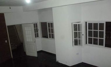 VENTA CASA 8 AMB 381 M2 JARDIN VALENTIN ALSINA LANUS