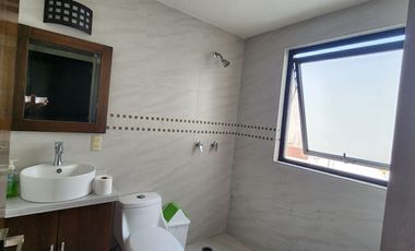 RENTA DEPA EN NAPOLES. BALCON, 3 RECAMARAS, 2 BAÑOS, 1 EST.