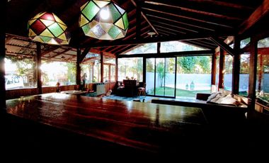 CASA CON PILETA Terreno AMPLIO - Mar De Ajo