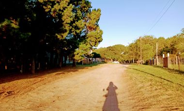 CASA CON PILETA Terreno AMPLIO - Mar De Ajo