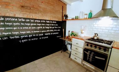 CASA CON PILETA Terreno AMPLIO - Mar De Ajo