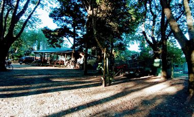 CASA CON PILETA Terreno AMPLIO - Mar De Ajo