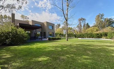 Casa en alquiler de verano (enero y febrero) con 4 dormitorios en El Encuentro