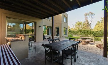 Casa en alquiler de verano (enero y febrero) con 4 dormitorios en El Encuentro