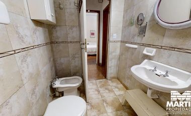 Casa en venta en Martinez 3 ambientes con patio y cochera mas Dpto 3 amb c/patio.