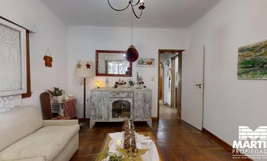 Casa en venta en Martinez 3 ambientes con patio y cochera mas Dpto 3 amb c/patio.