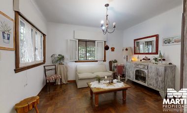 Casa en venta en Martinez 3 ambientes con patio y cochera mas Dpto 3 amb c/patio.
