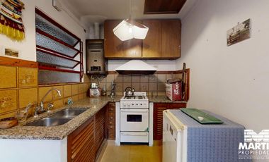 Casa en venta en Martinez 3 ambientes con patio y cochera mas Dpto 3 amb c/patio.