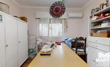 Casa en venta en Martinez 3 ambientes con patio y cochera mas Dpto 3 amb c/patio.