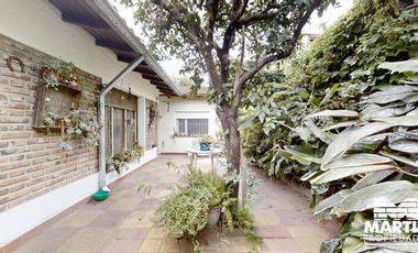 Casa en venta en Martinez 3 ambientes con patio y cochera mas Dpto 3 amb c/patio.