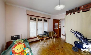 Casa en venta en Martinez 3 ambientes con patio y cochera mas Dpto 3 amb c/patio.
